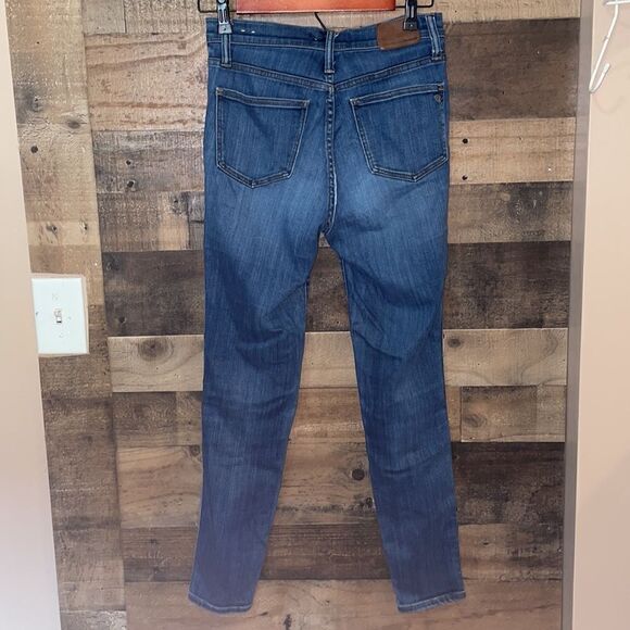 Madewell 10" High-Rise Skinny Jeans in Wendover Wash: TENCEL™ Denim Edition - Picture 5 of 8